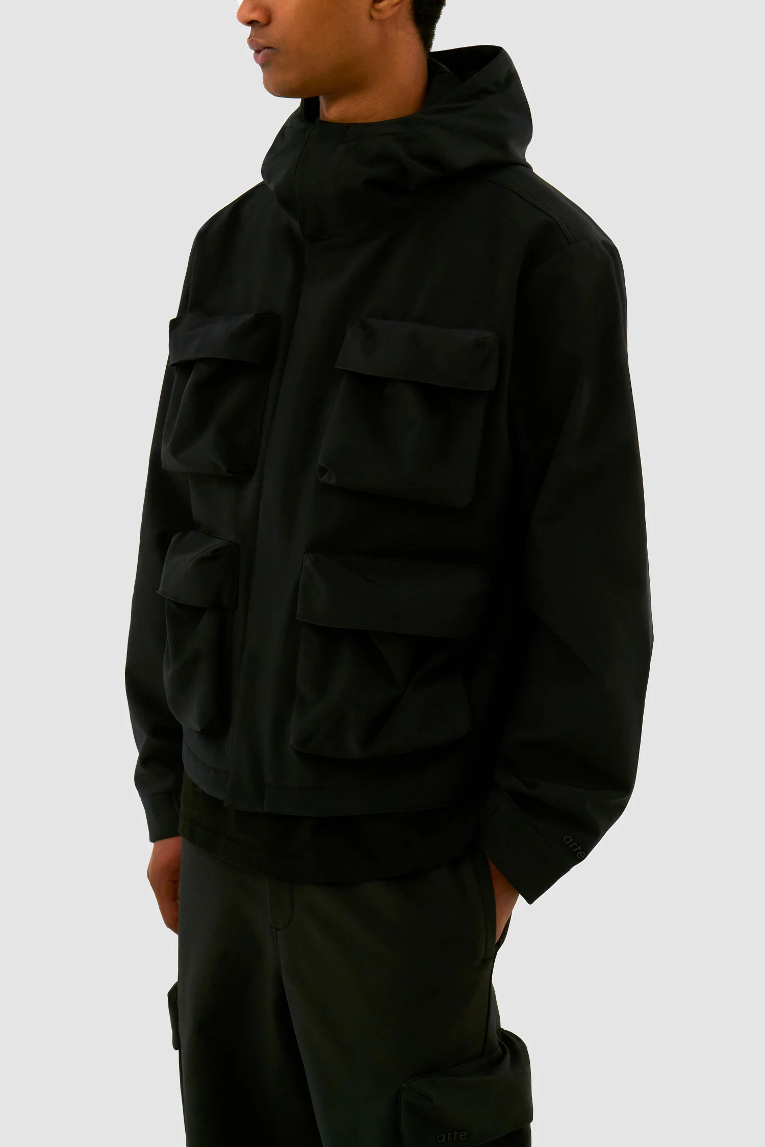 Veste à capuche en nylon avec poches 3D - Noir - Image 7