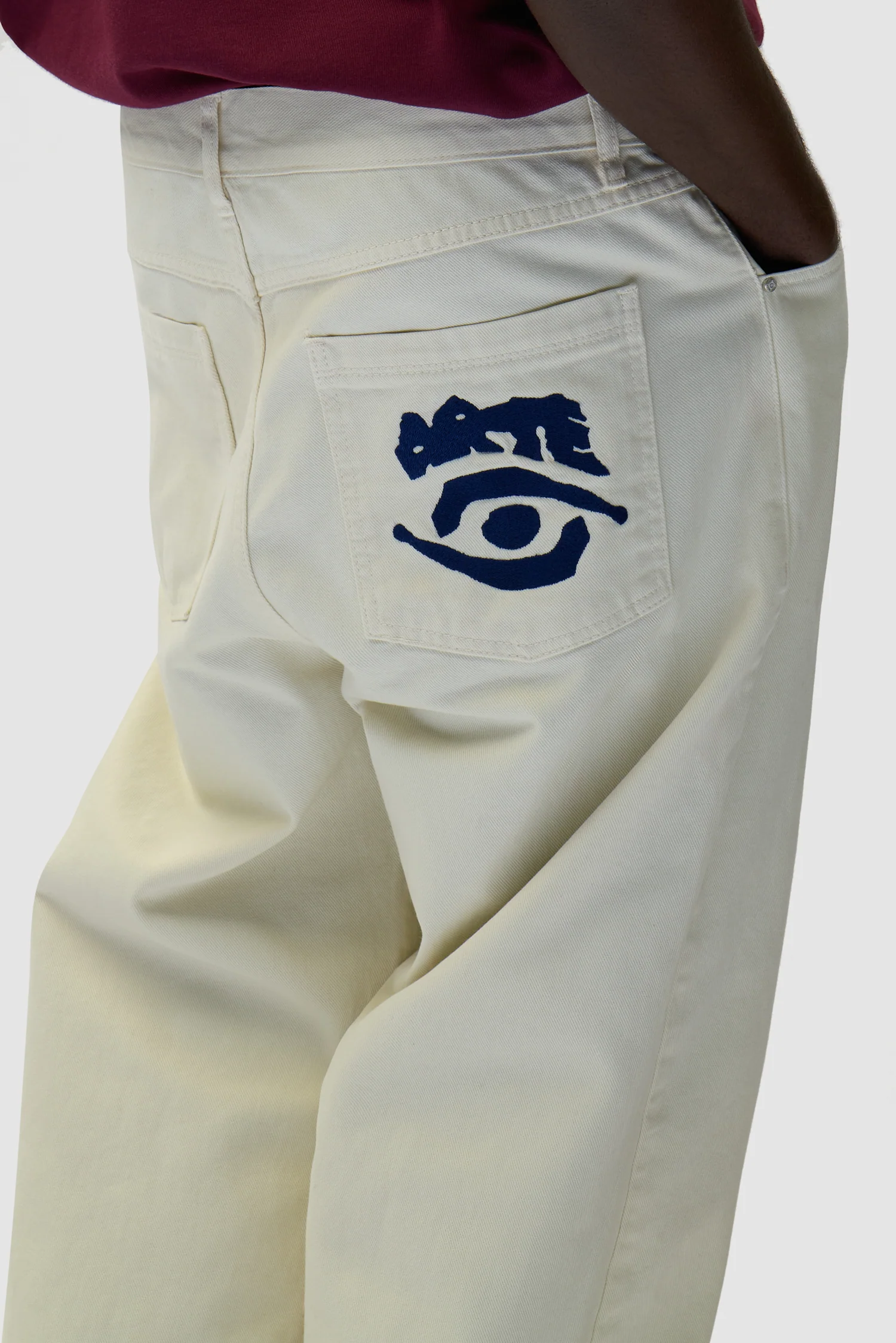 Pantalon graphique à poche arrière - Crème - Image 8