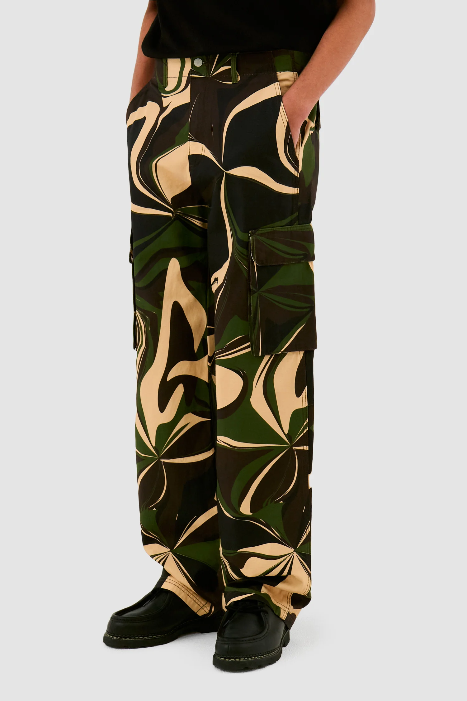 Pantalon cargo camouflage - Imprimé - Image 6