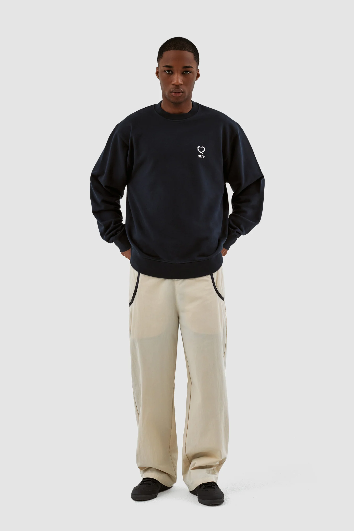 Carlos Small Heart Crewneck - Marine - Image 4