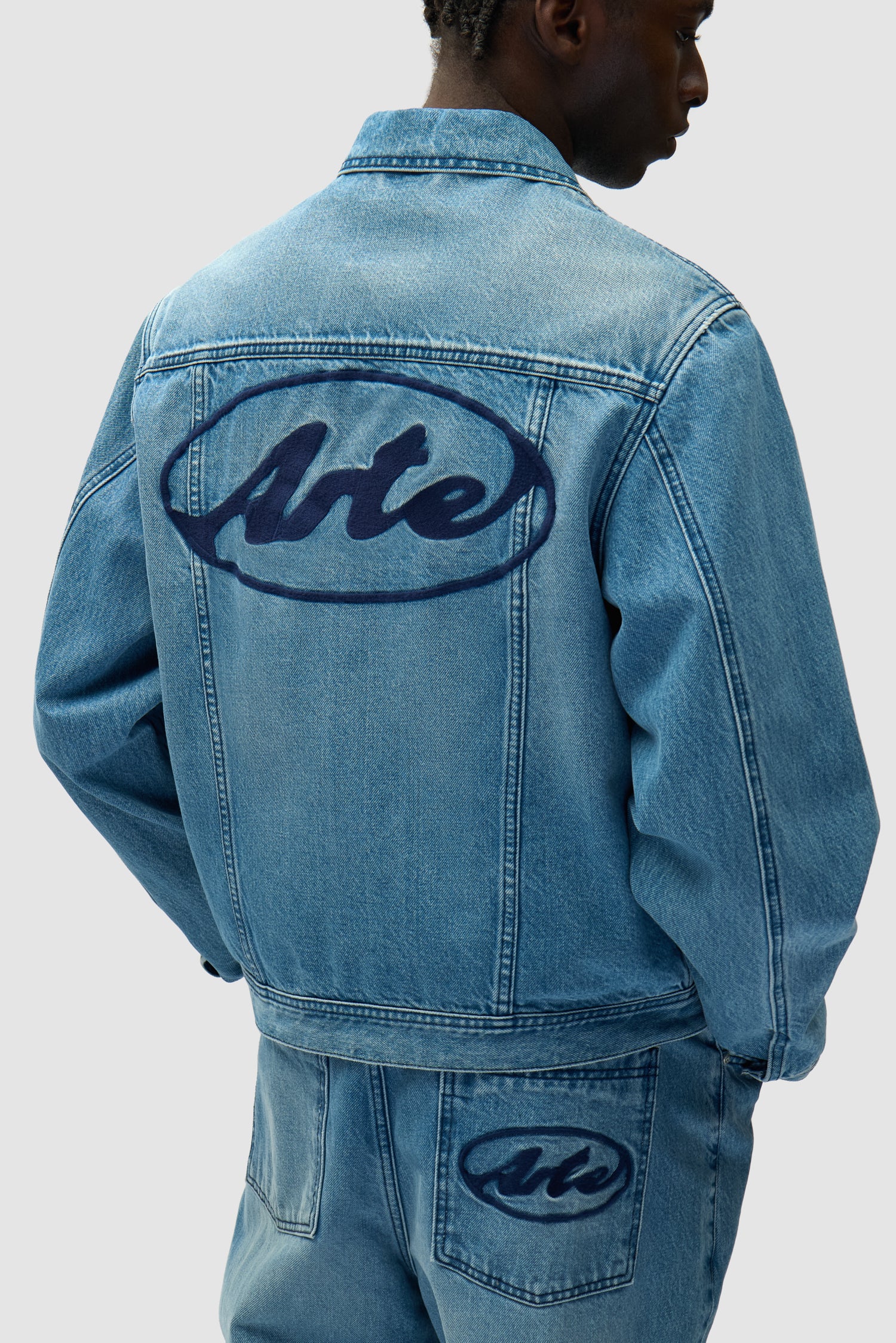 Veste en jean avec logo cercle - Denim Bleach - Image 7