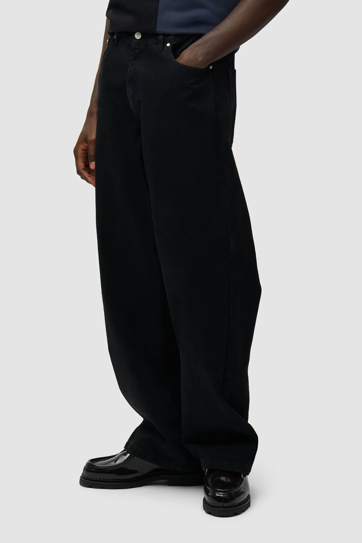 Pantalon à poche avec logo circulaire - Noir - Image 3
