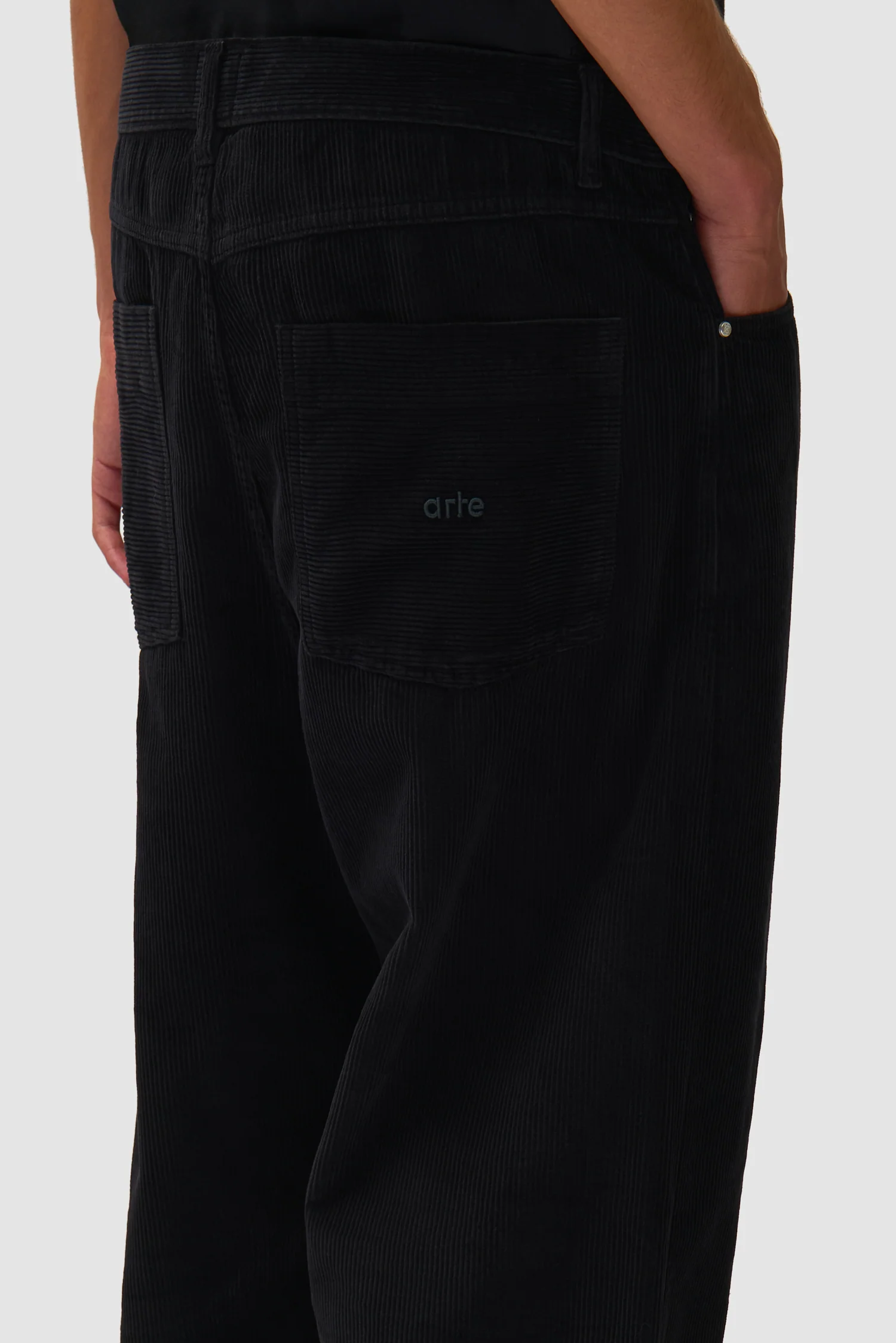 Pantalon en velours côtelé - Noir - Image 8