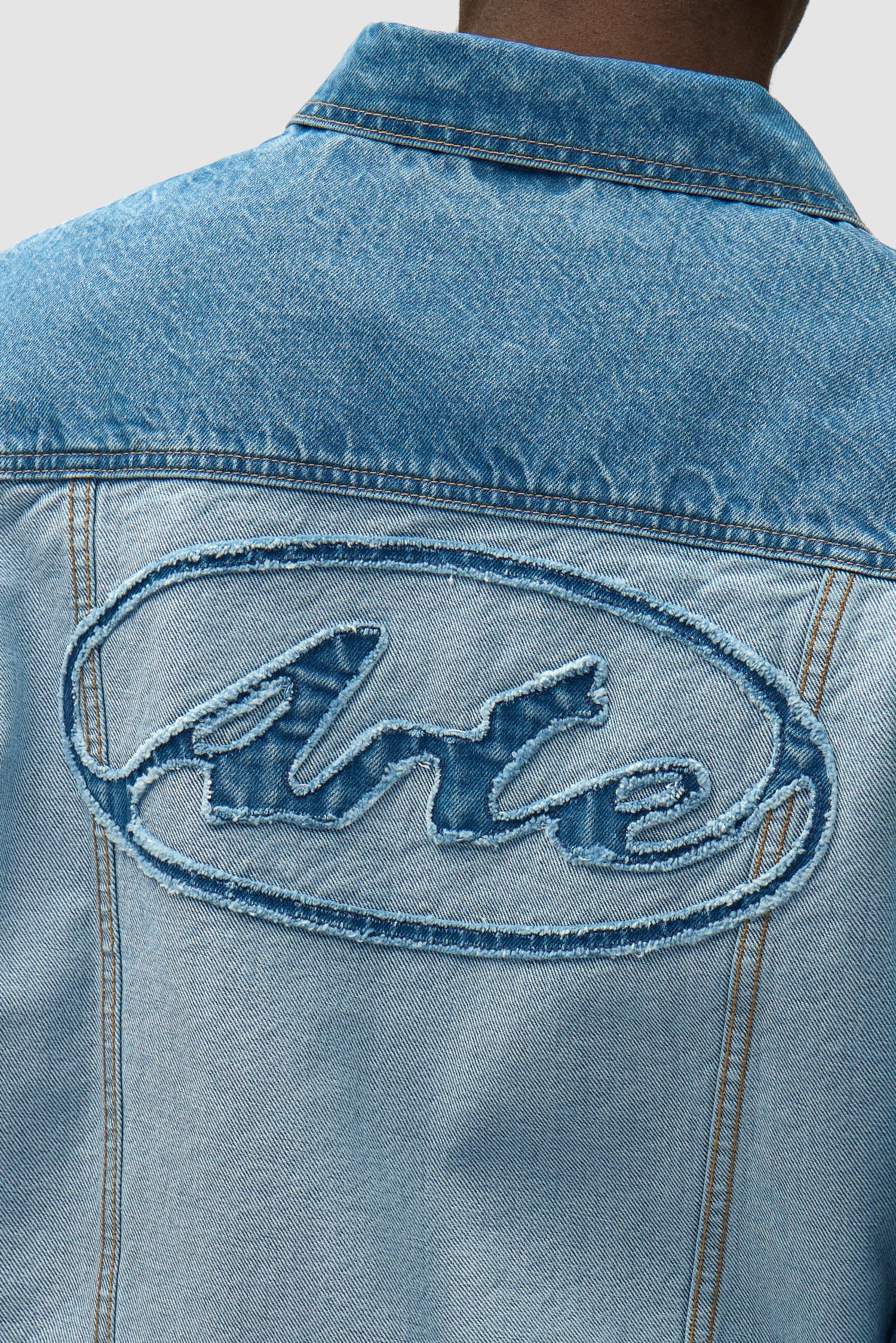 Veste en denim Inside/Out - Denim Bleach - Image 9