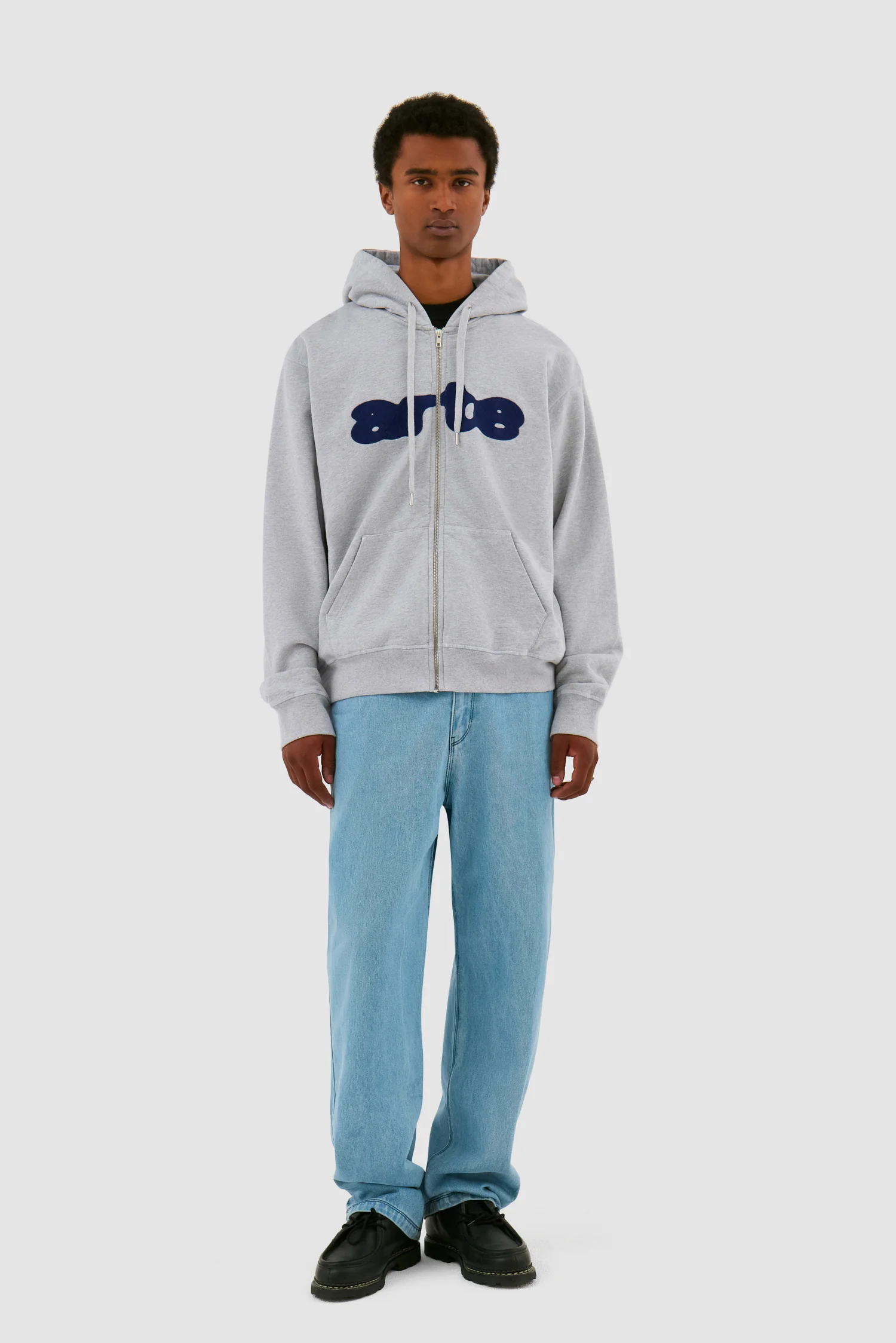 Sweat à capuche zippé brodé - Gris - Image 4