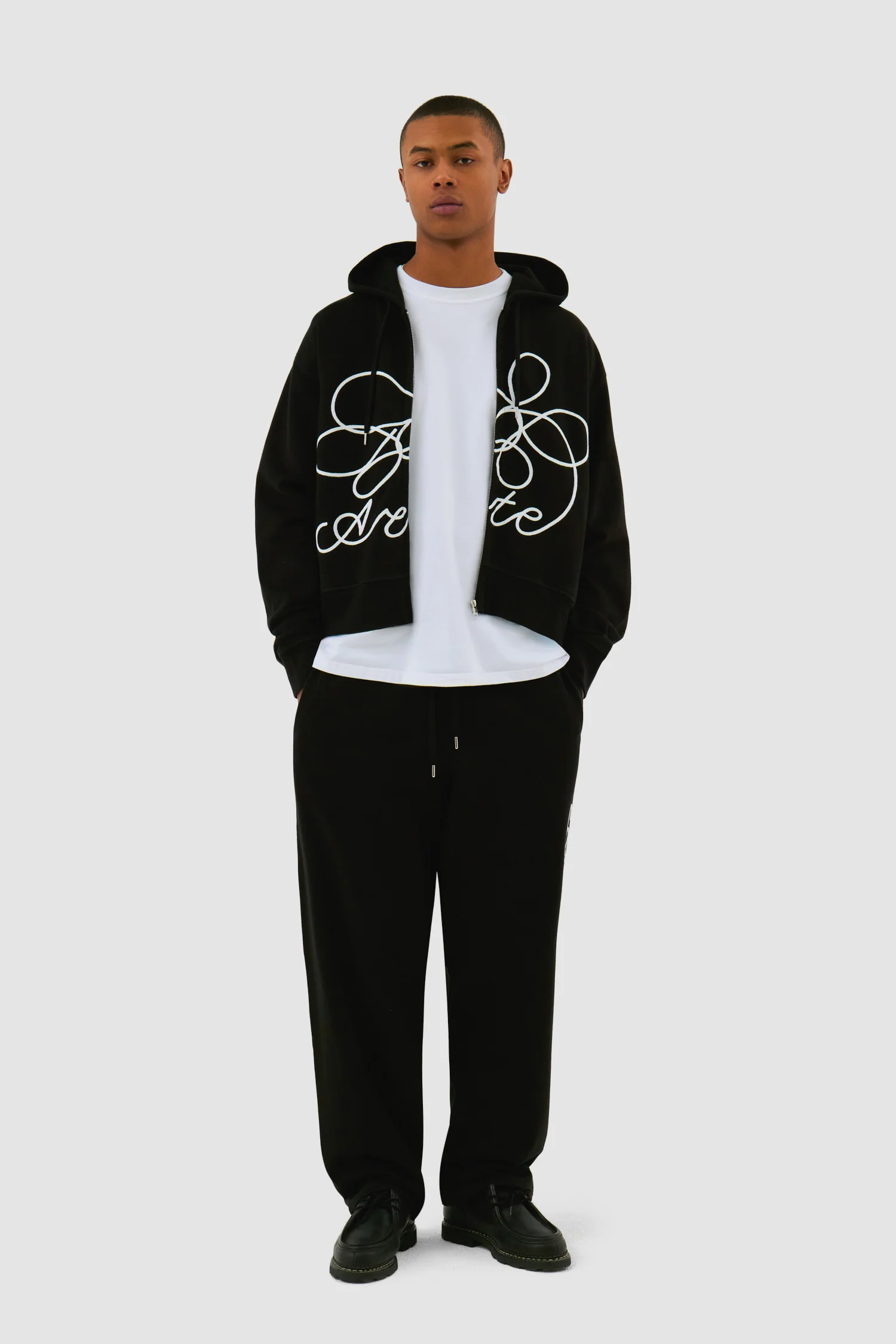 Sweat à capuche zippé avec logo fleuri - Noir - Image 4