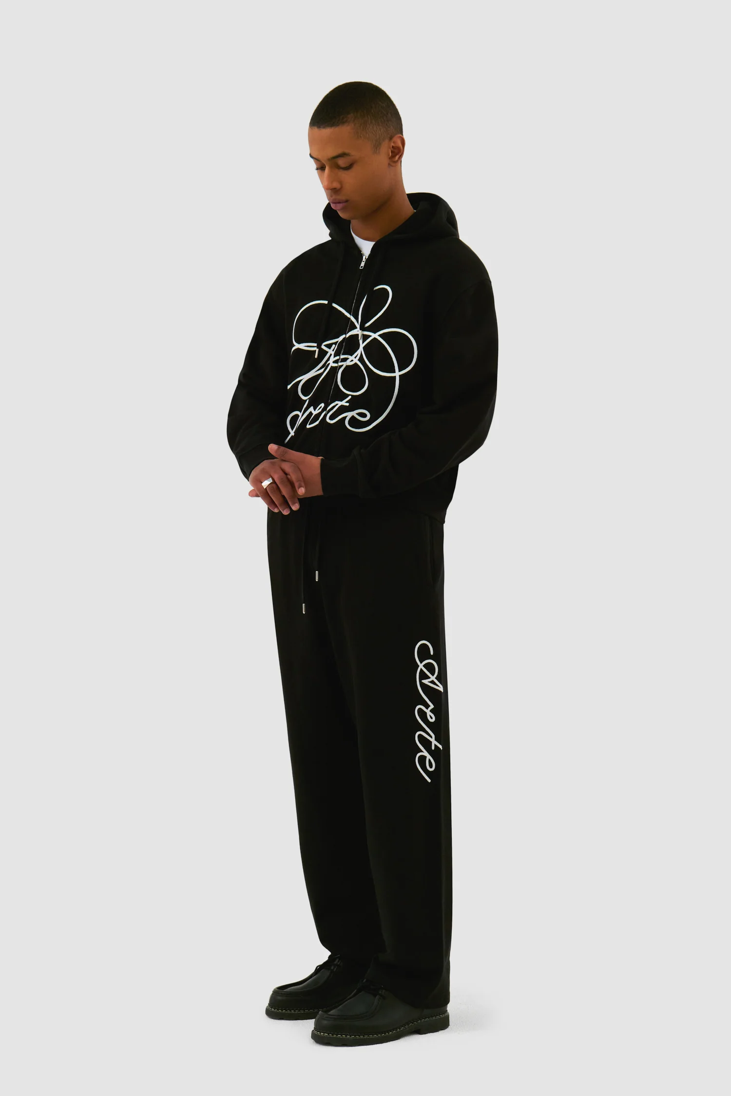 Sweat à capuche zippé avec logo fleuri - Noir - Image 5