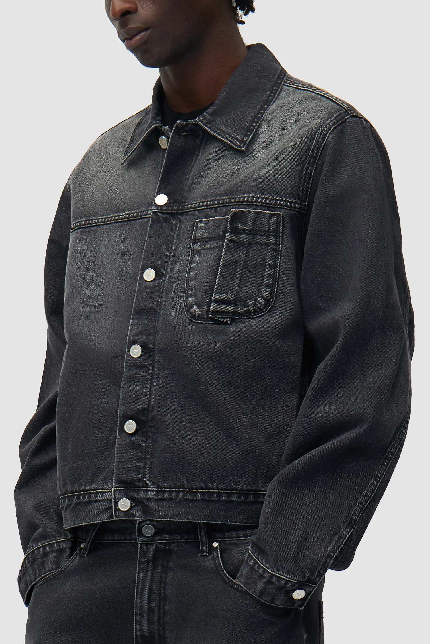 Veste en jean à poches plissées - Noir délavé - Image 7