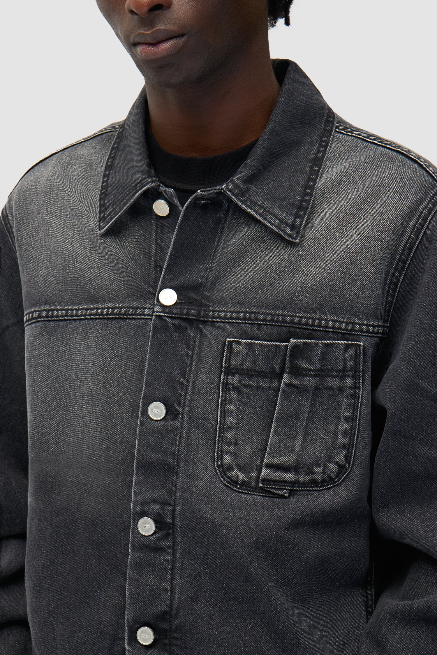 Veste en jean à poches plissées - Noir délavé - Image 8