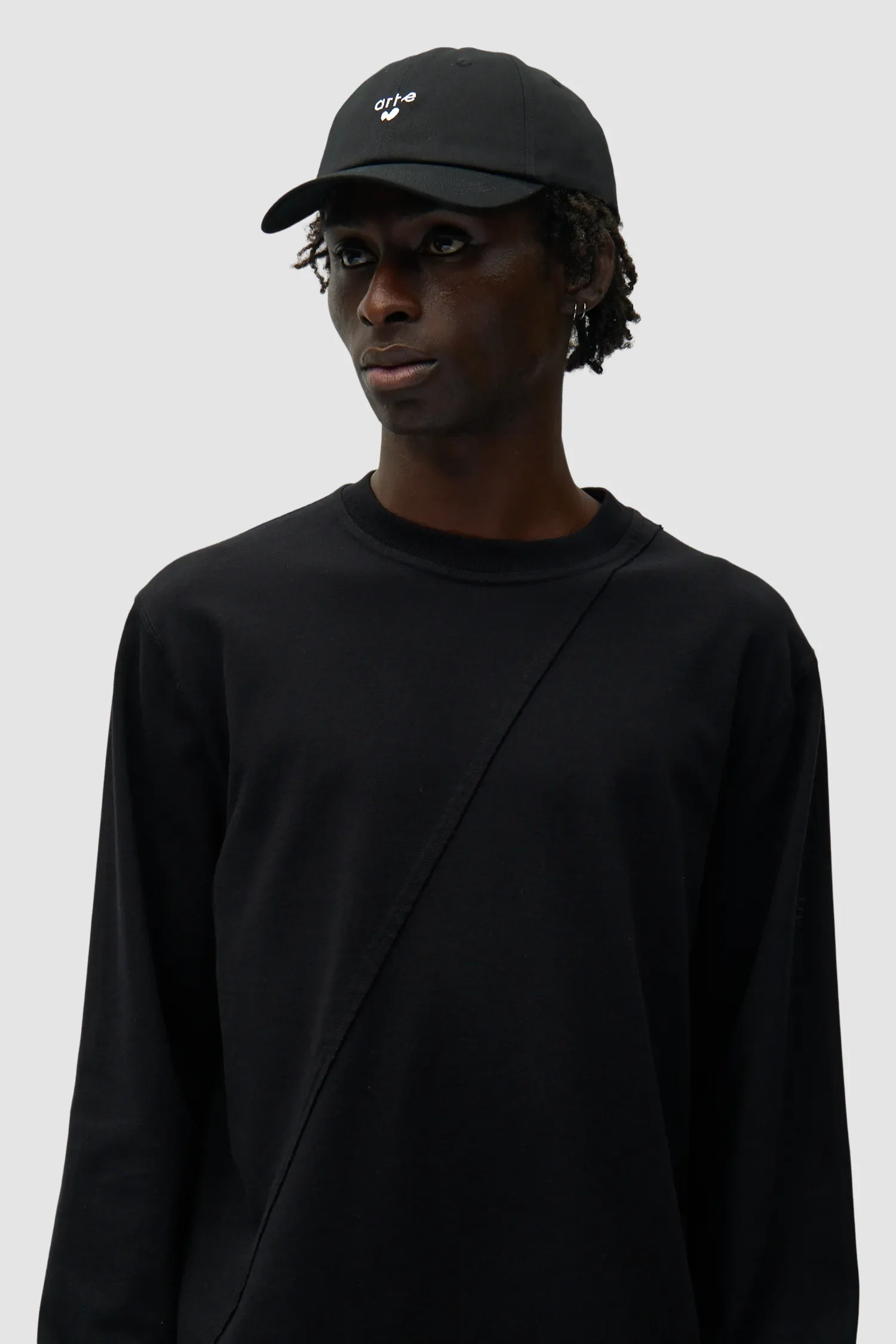 Casquette avec logo en forme de cœur - Noir - Image 3