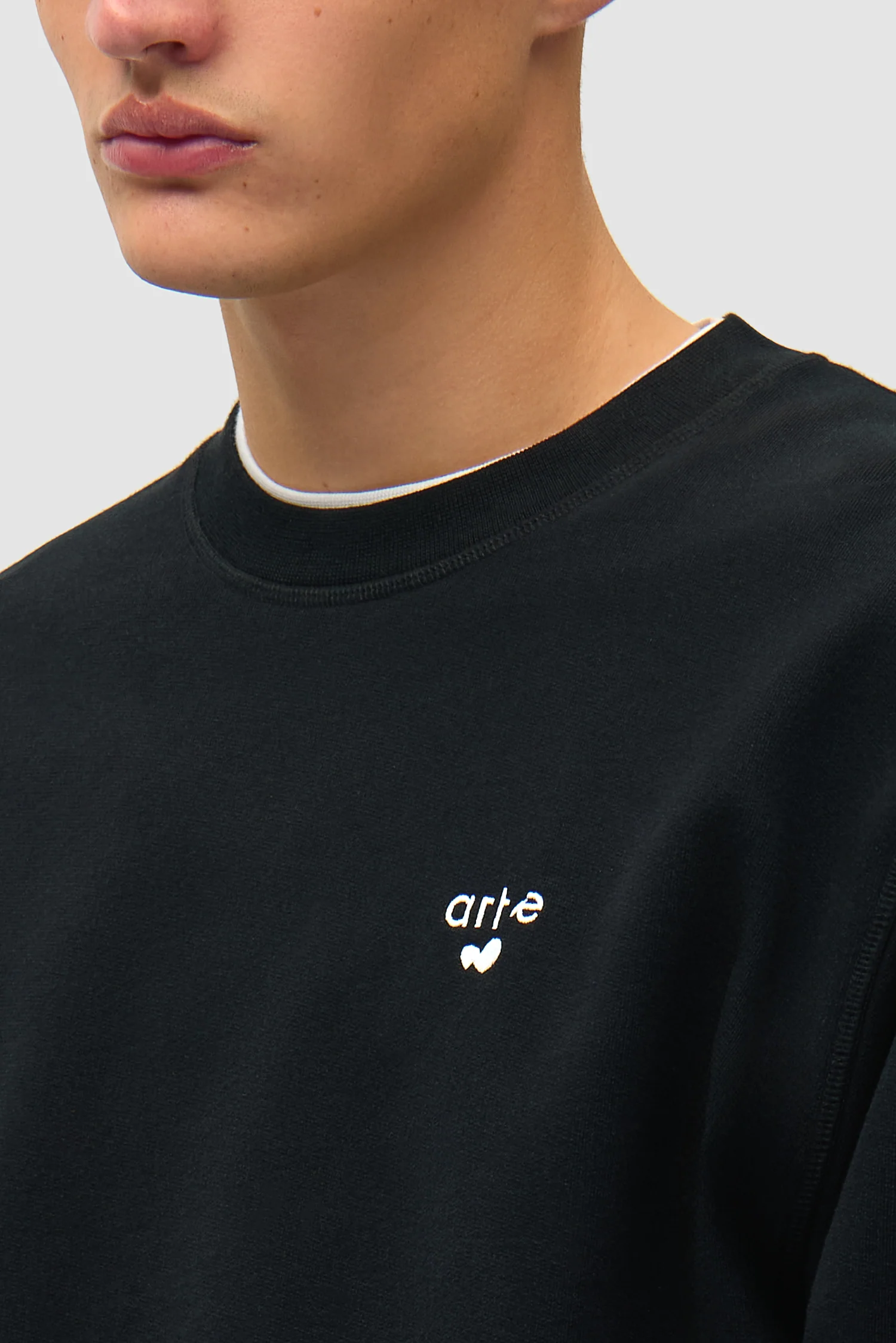 T-shirt à col rond avec logo cœur - Noir - Image 8