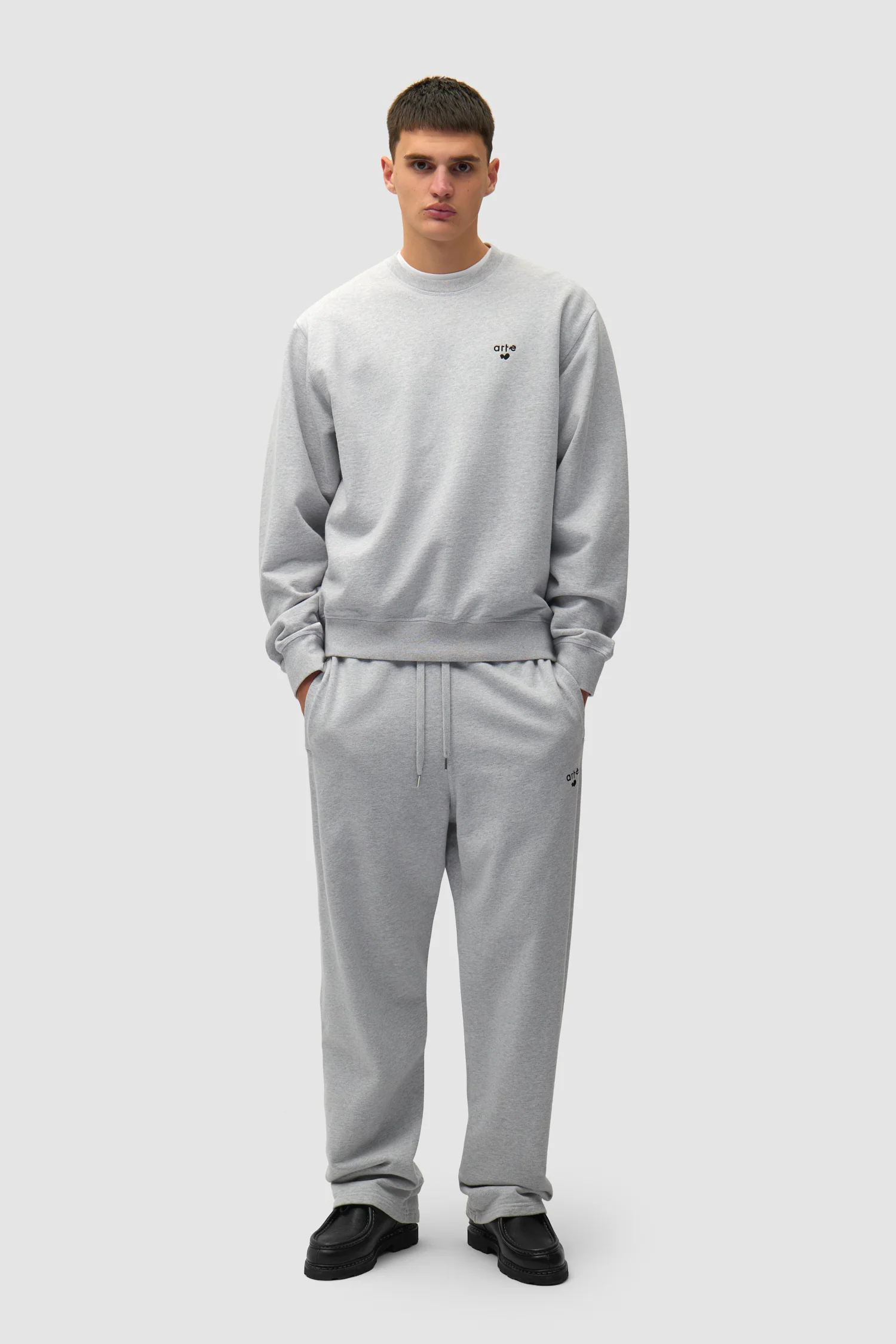 Pantalon de survêtement avec logo cœur - Gris - Image 5