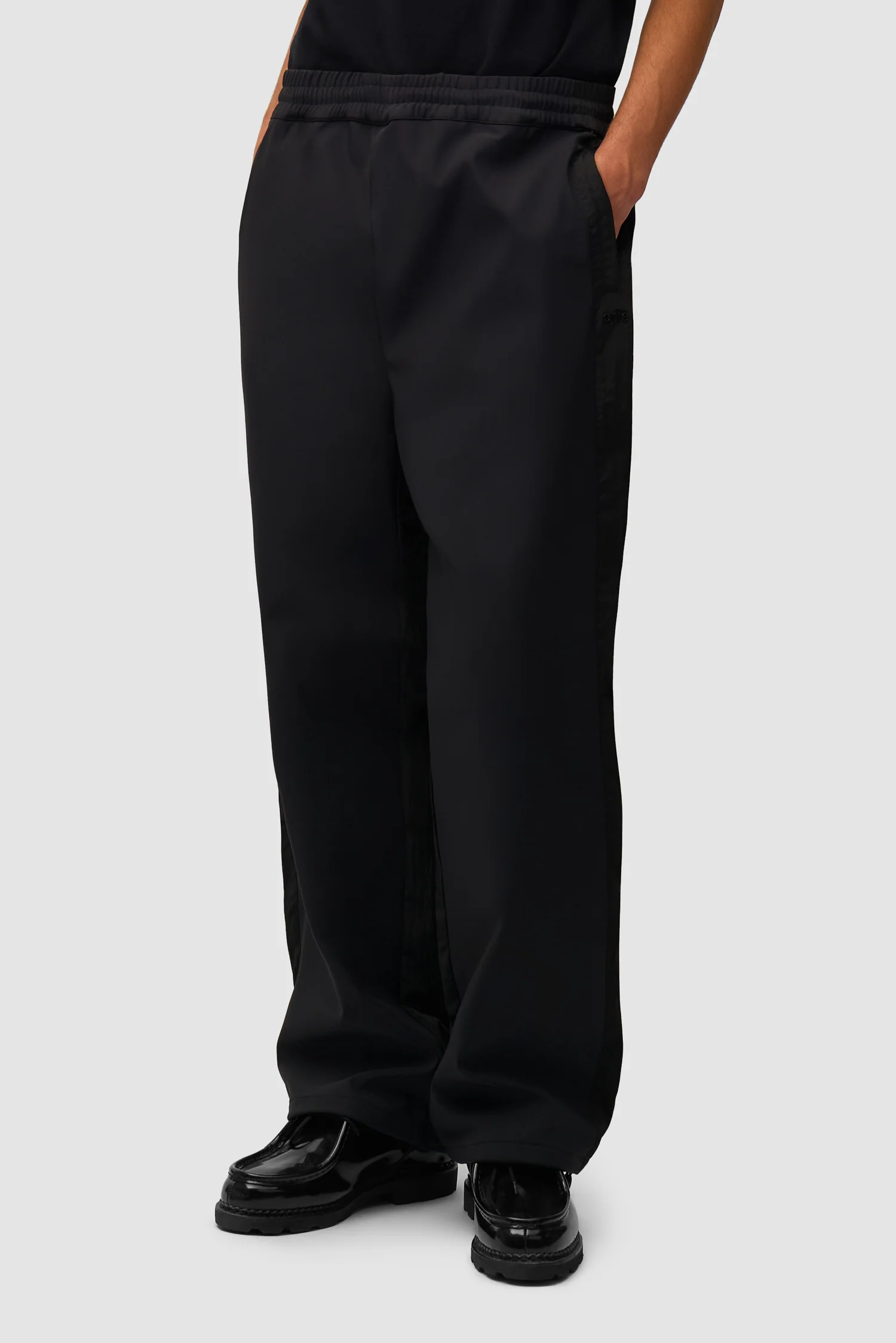 Pantalon de survêtement en nylon - Noir - Image 2