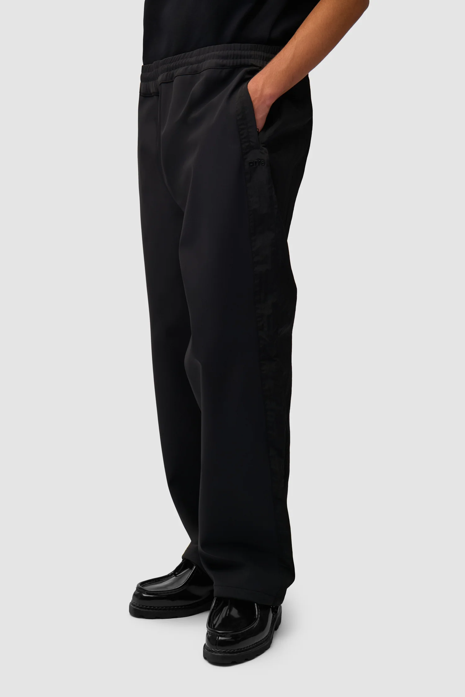 Pantalon de survêtement en nylon - Noir - Image 3
