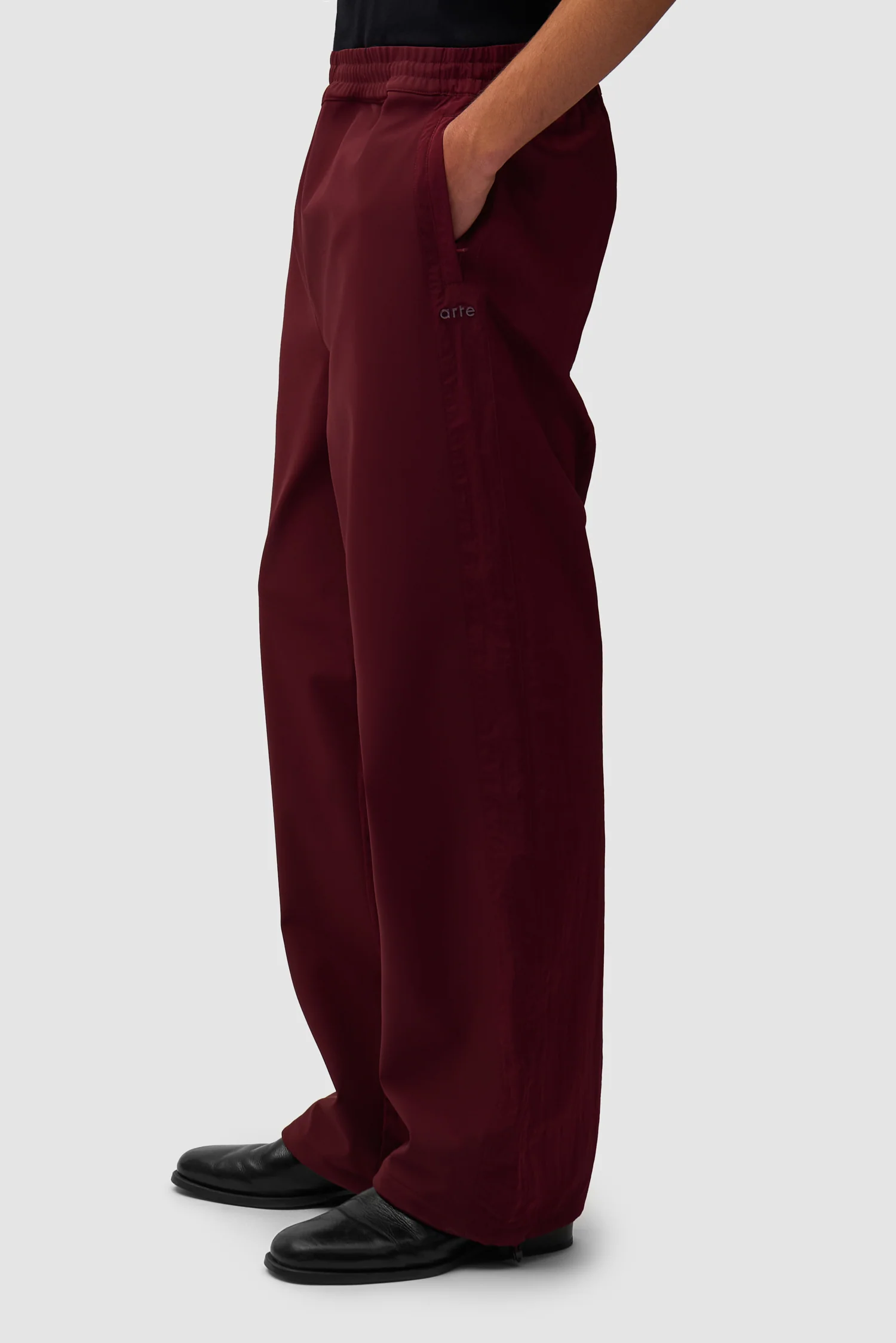 Pantalon de survêtement en nylon - Bordeaux - Image 3