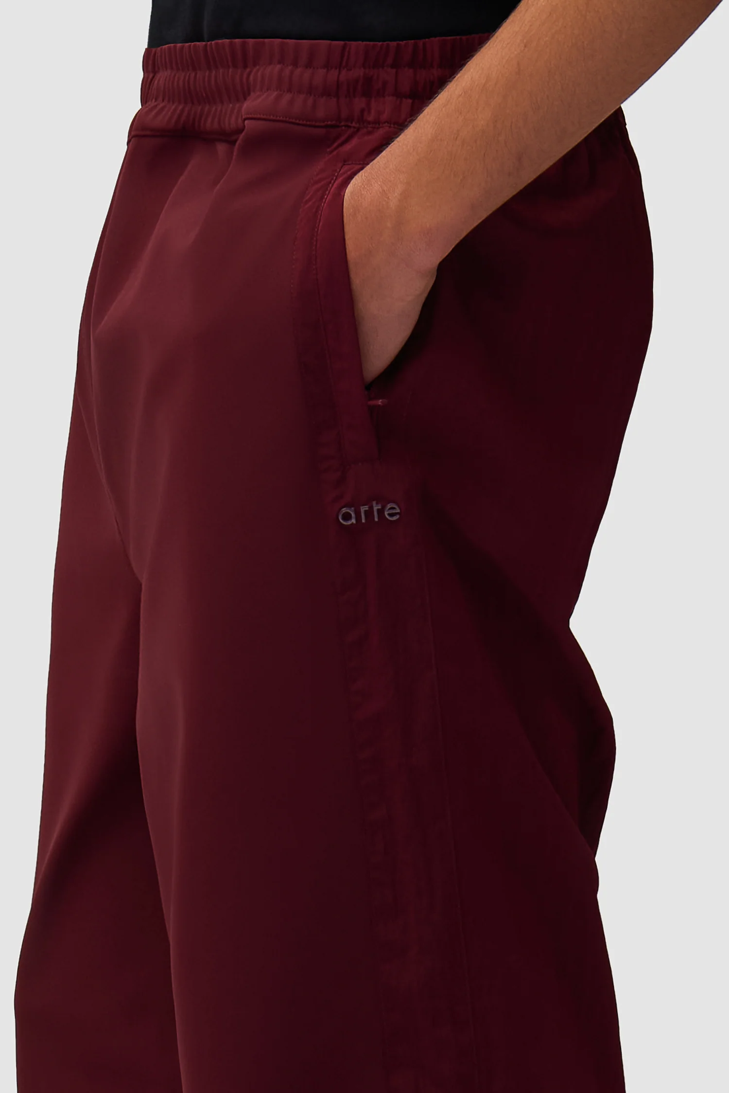 Pantalon de survêtement en nylon - Bordeaux - Image 8