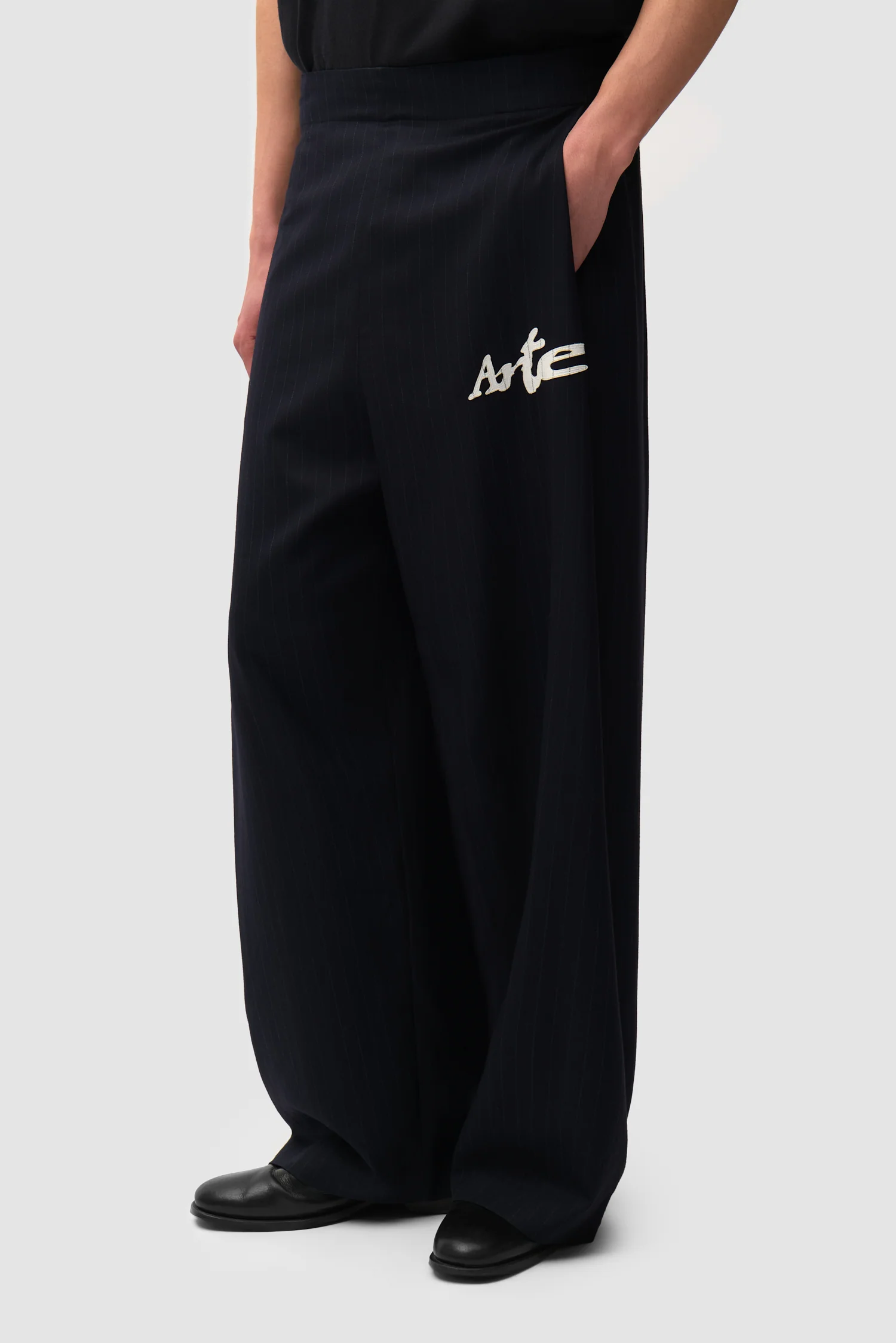 Pantalon de survêtement à fines rayures - Noir - Image 3