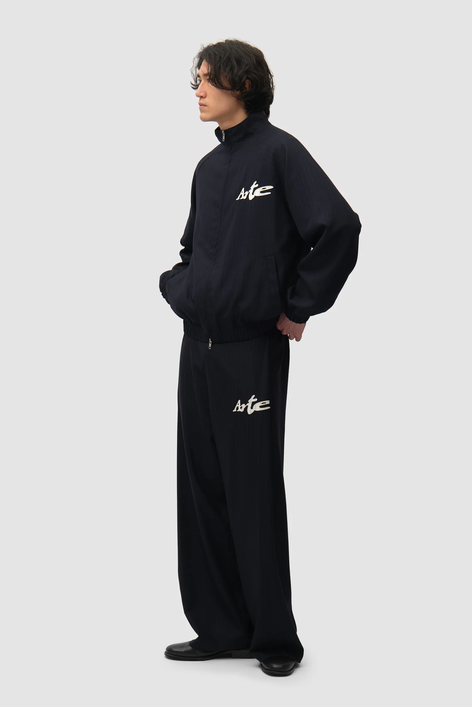 Pantalon de survêtement à fines rayures - Noir - Image 5