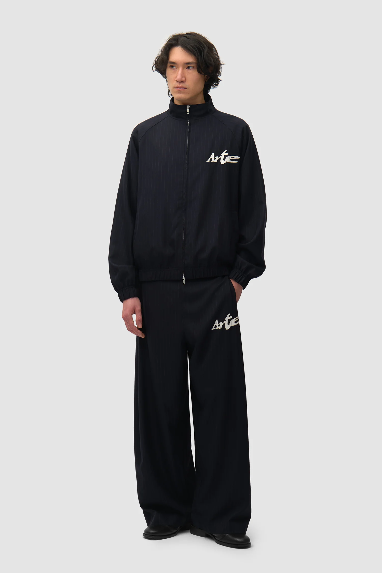 Pantalon de survêtement à fines rayures - Noir - Image 6