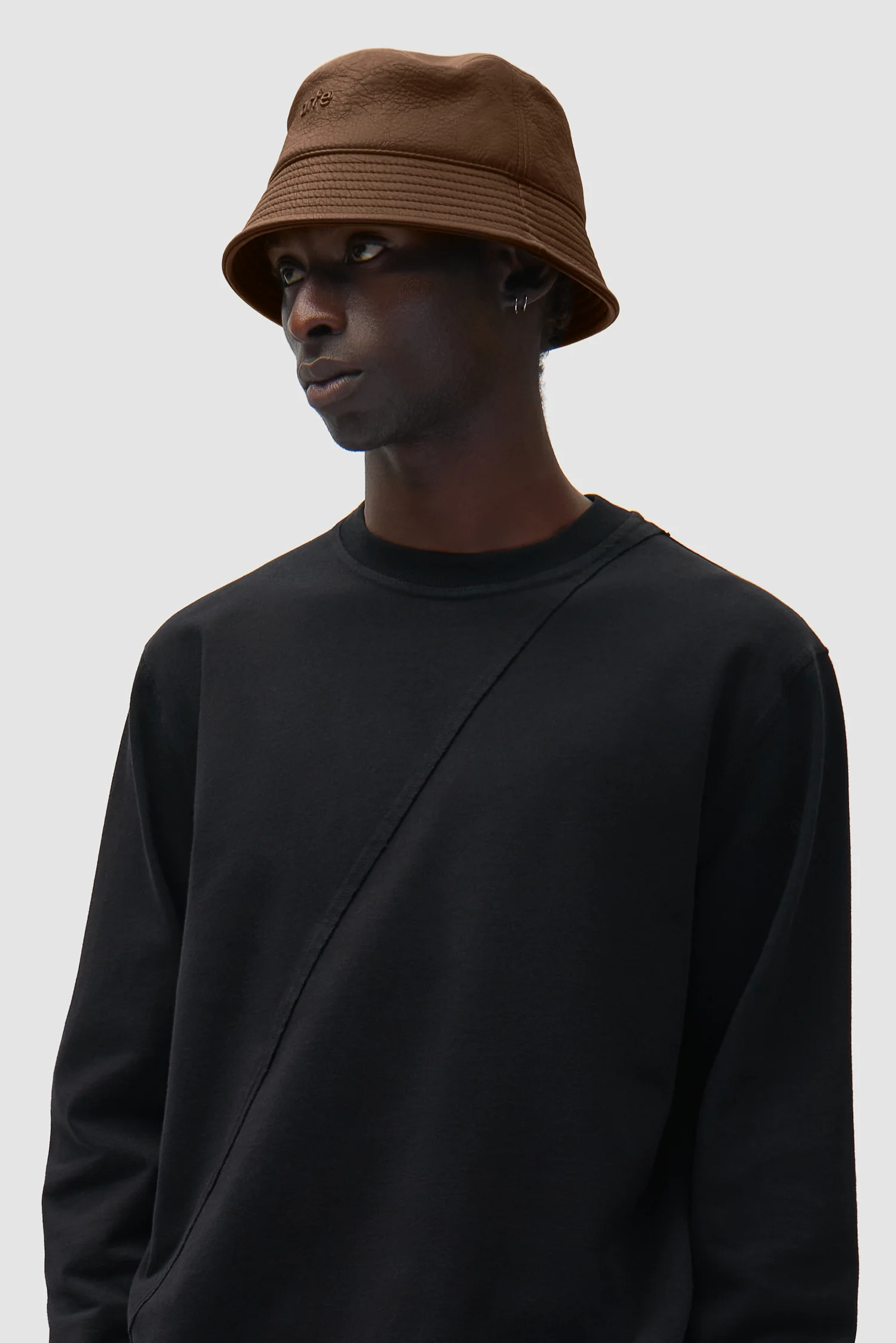 Chapeau bob en cuir PU - Marron - Image 3