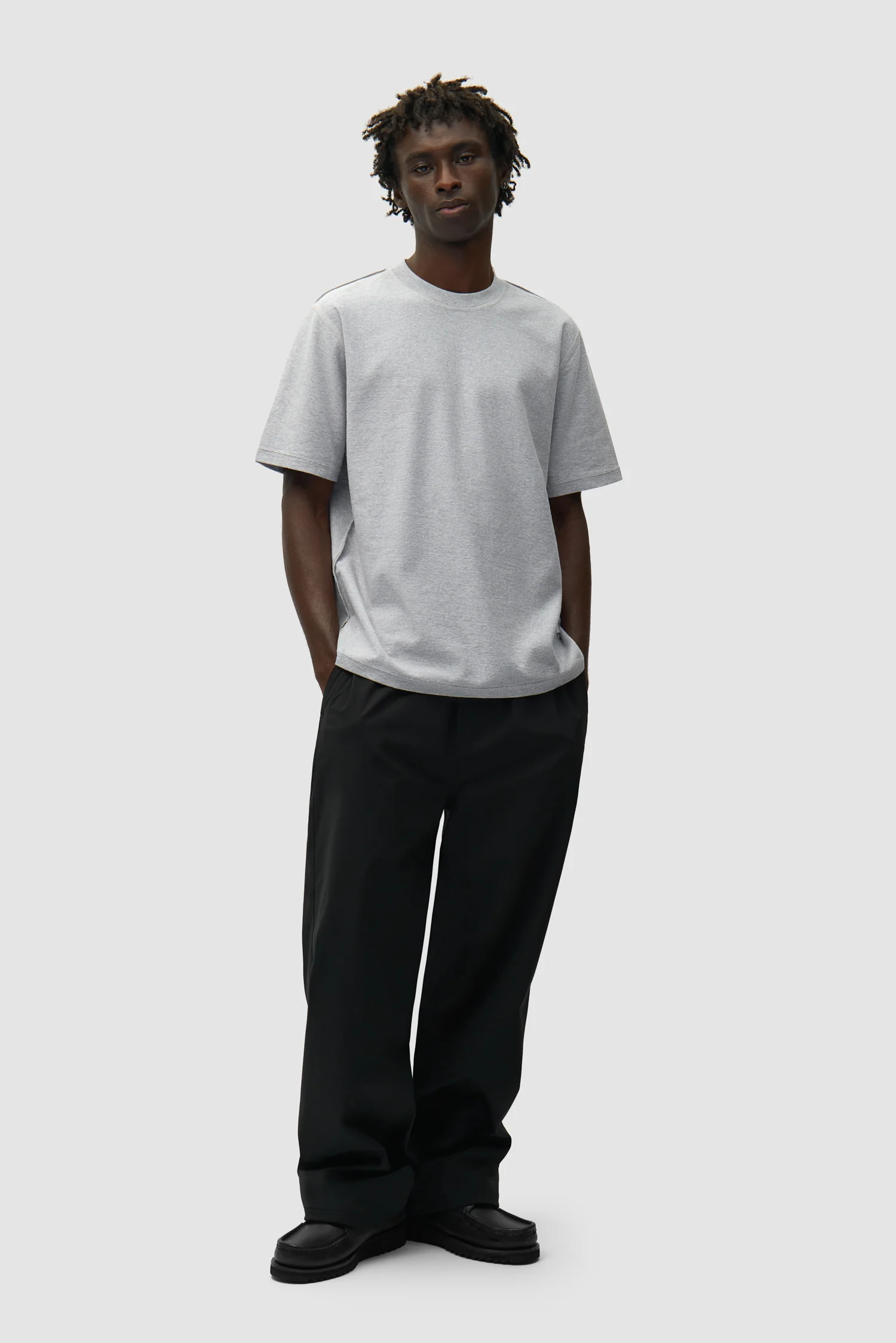 T-shirt à étiquette réversible - Gris - Image 4