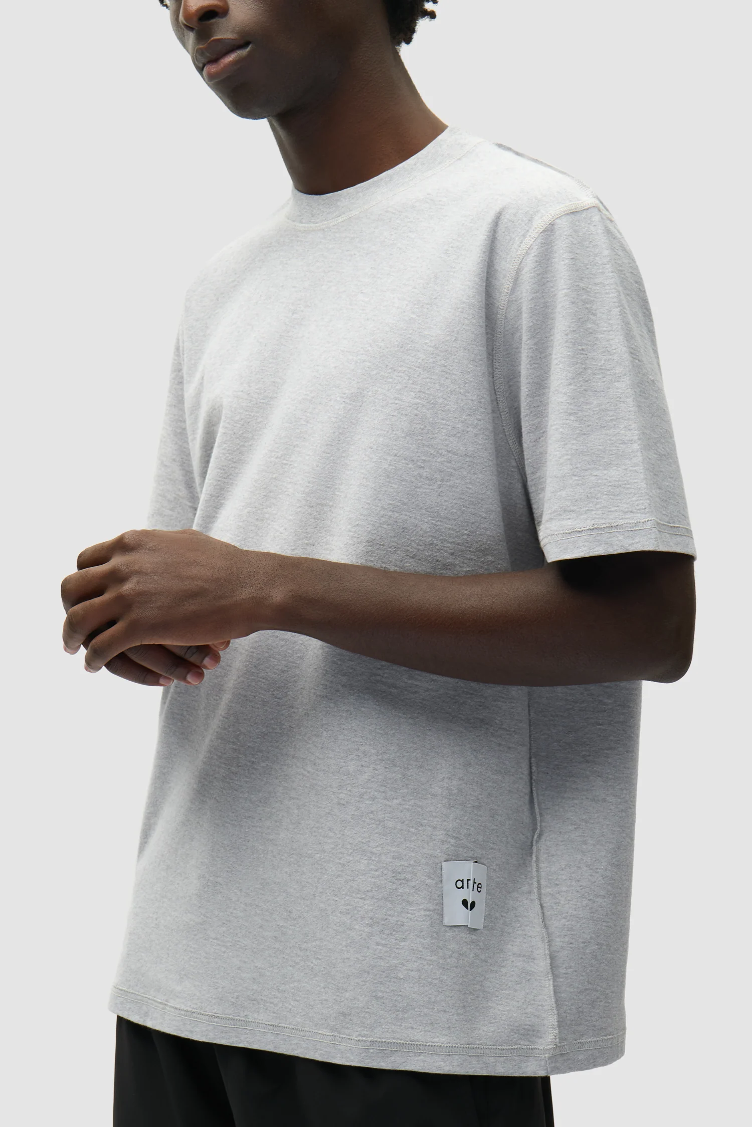 T-shirt à étiquette réversible - Gris - Image 8