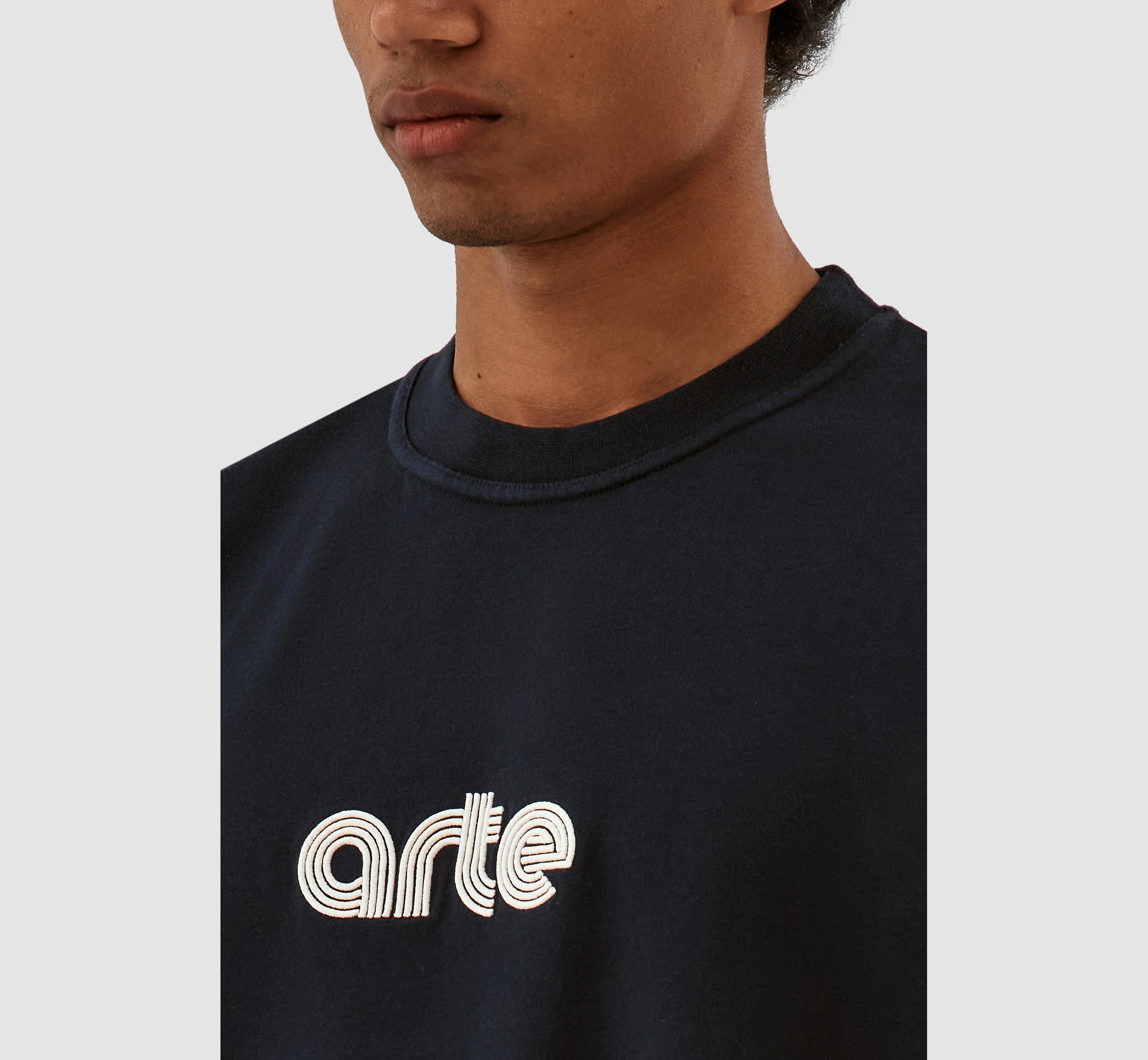 Taut Embroi Logo T-shirt - Marine - Image 7