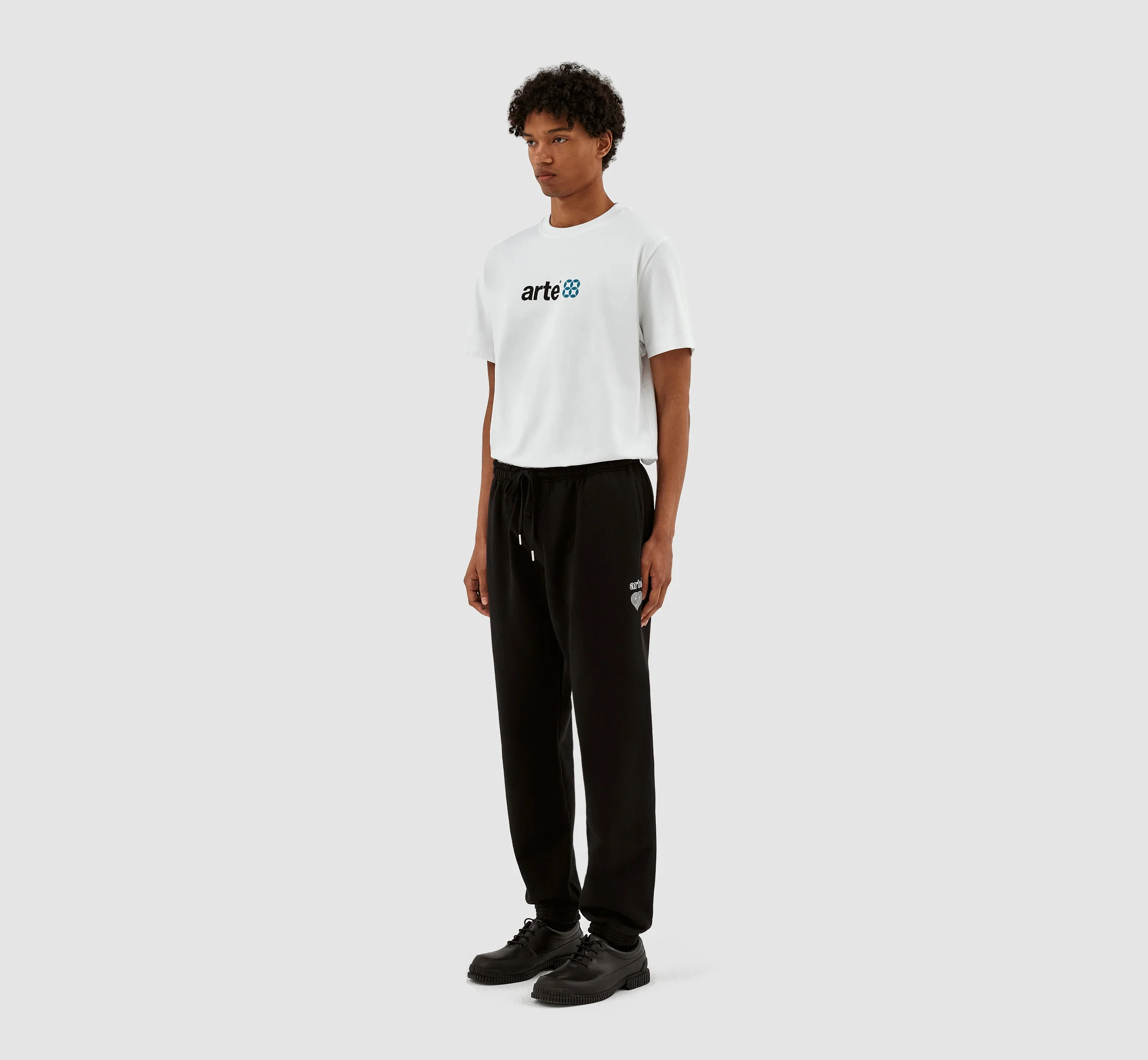 Pantalon avec logo en forme de cœur de Tristian - Noir - Image 6