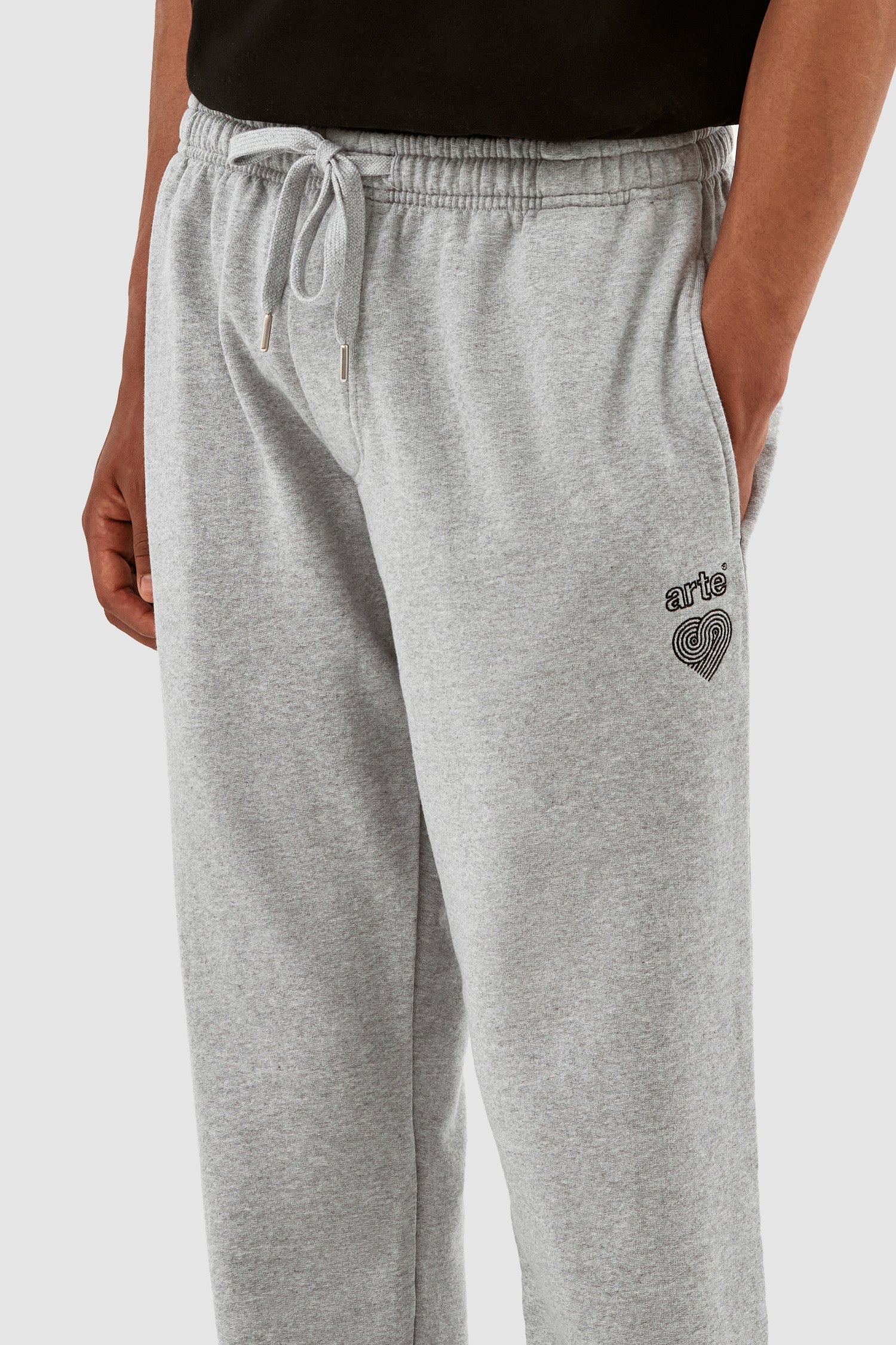 Pantalon avec logo en forme de cœur de Tristian - Gris - Image 6